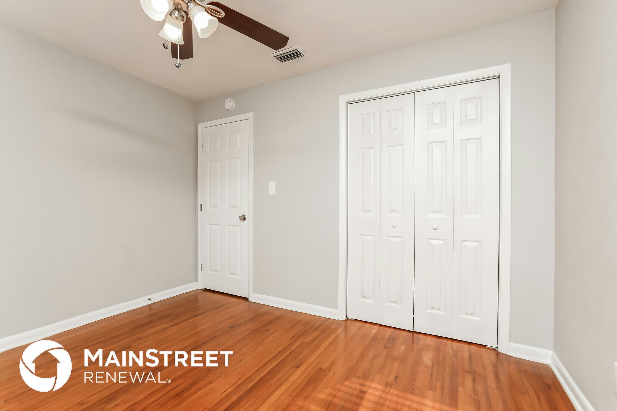 Building Photo - 723 E Grove Pl