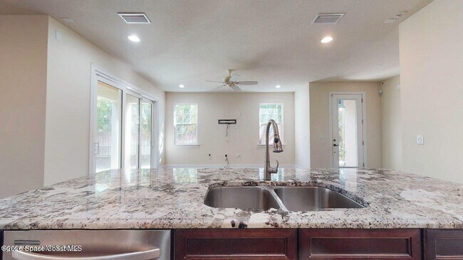 Building Photo - 100 8th Ave