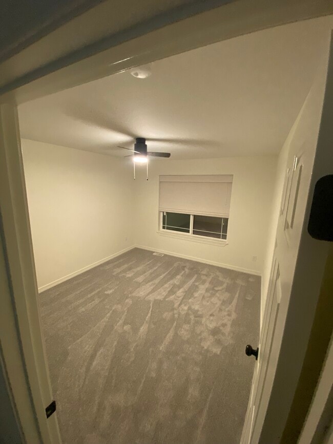 Building Photo - 108 Church St