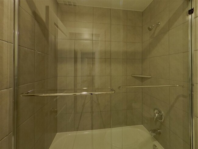 Building Photo - 4914 San Fabiano Ct