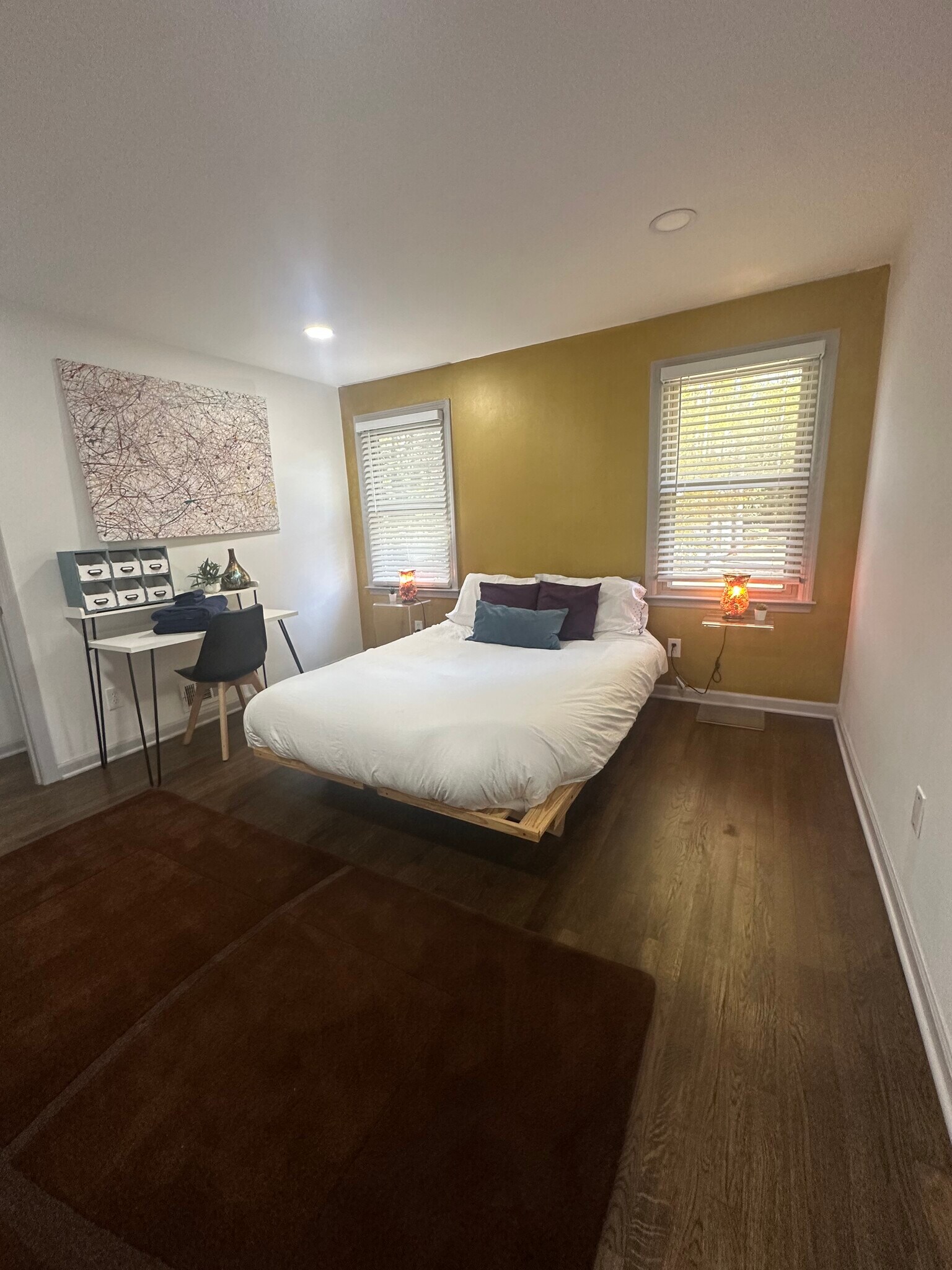 Comfortable upstairs full bedroom, ideal for work-from-home or restful sleep - 5460 Scofield Rd