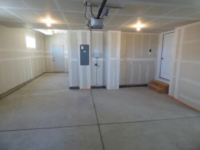 Building Photo - Lovely 2 Story Home in Windsor's Raindance Community! Corner Lot!