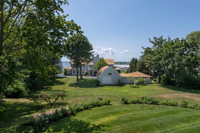 Building Photo - 9 Arlington Ave