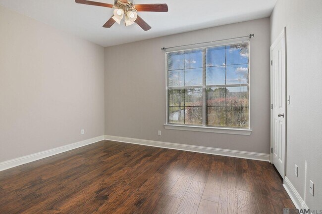 Building Photo - 809 Summer Breeze Dr