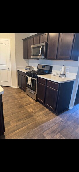 Building Photo - 21430 Chester Cliff Ln