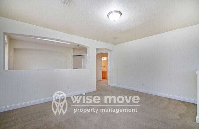 Building Photo - East Vancouver- Beautiful 5 bedroom