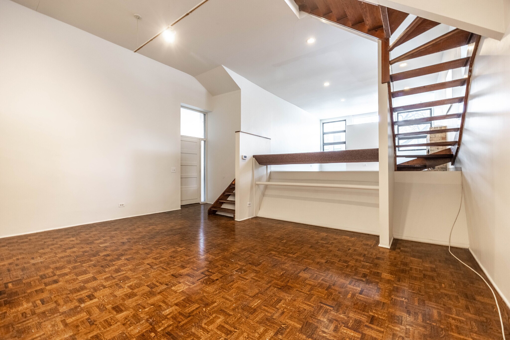 Building Photo - 2059 N Clifton Ave