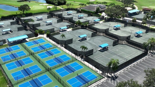 Building Photo - 18 Bristol Ln