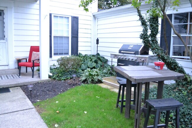 Building Photo - 8914 Trotter Lane # A