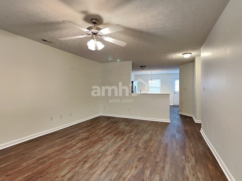 Building Photo - 3104 Forrestal Dr