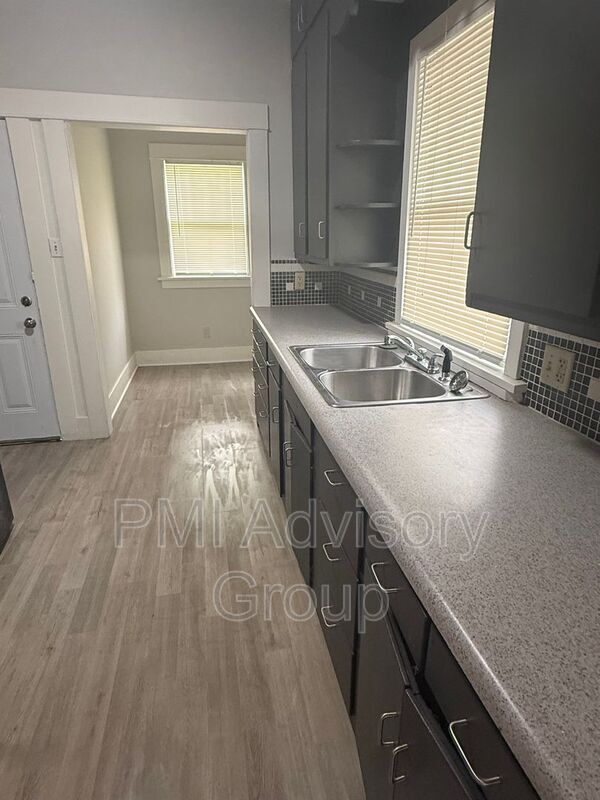 Building Photo - 1717 SW 15th St