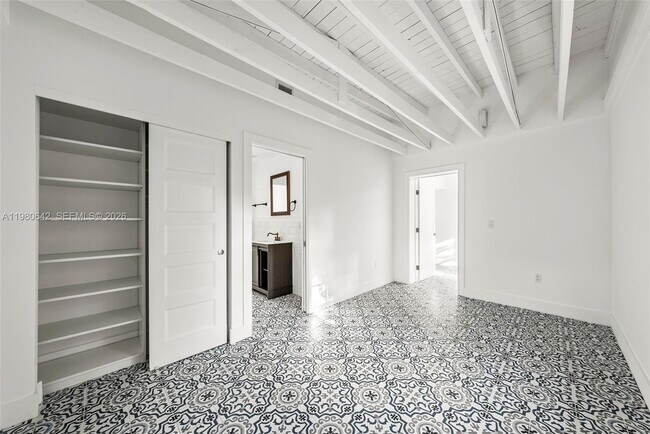 Building Photo - 4491 Prairie Ave