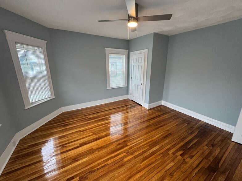 Building Photo - 35 Cameron Ave