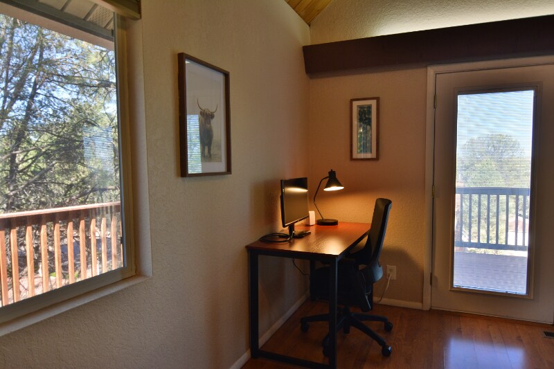 Building Photo - 909 N Matterhorn Rd