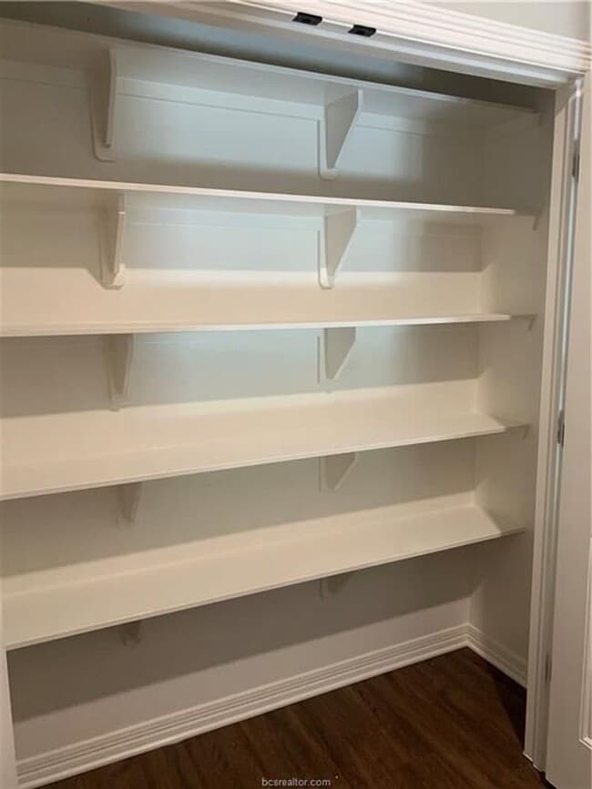 Building Photo - 7000 Canter Ct