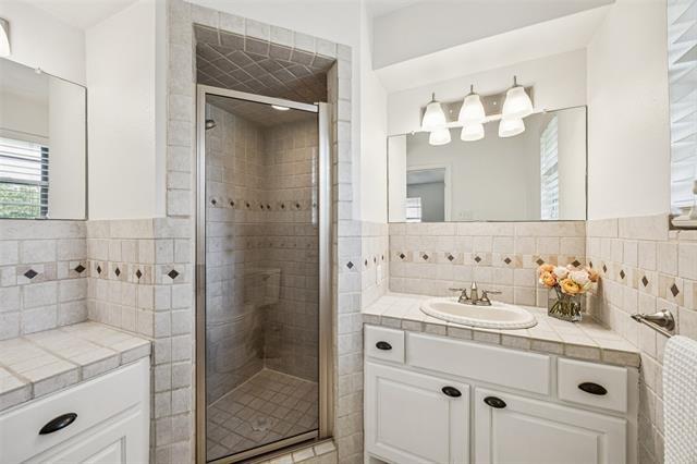 Building Photo - 8422 Sweetwood Dr