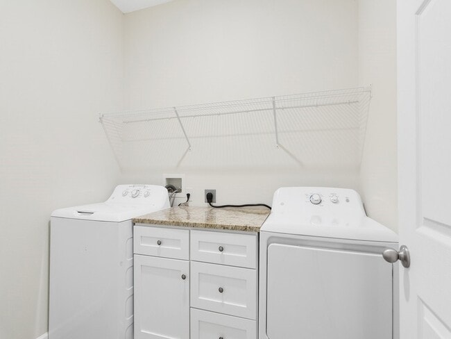 Building Photo - 6780 Canterbridge Dr