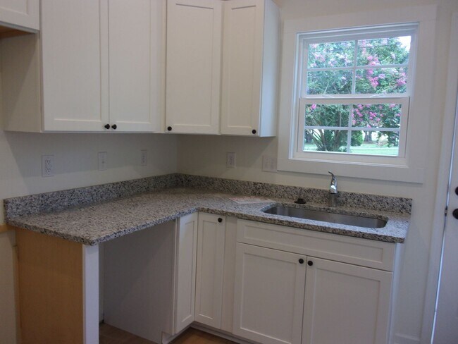 Building Photo - New Construction 2 Bedroom 1 Bath Apartment in Downtown Clover