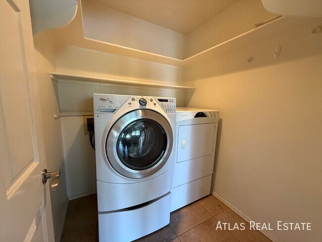 Building Photo - 1425 W Coral Reef Dr