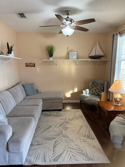 Building Photo - 95062 Cheswick Oaks Dr