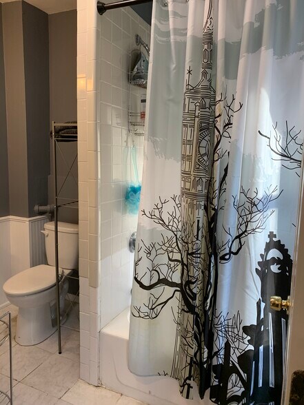 Building Photo - 60 Saint James St