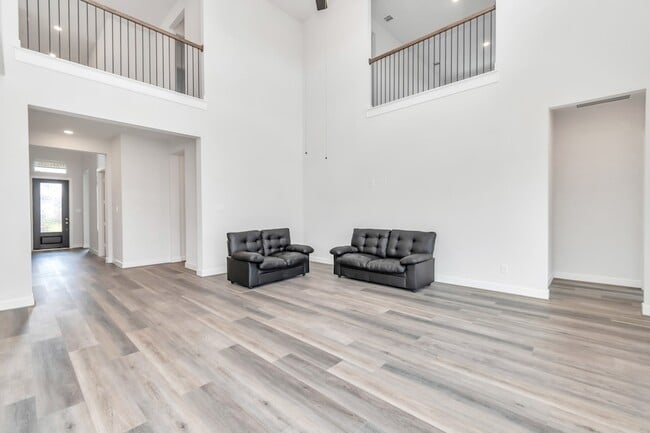 Building Photo - 21118 Chelton Bch Dr