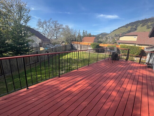 Building Photo - Tri-level 4 bedroom 3 bathroom Rincon Vall...