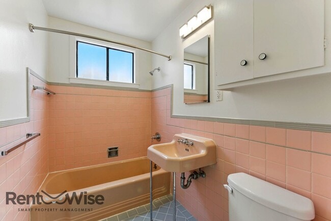 Building Photo - 61 Marview Way