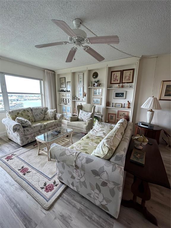 Building Photo - 4775 Cove Cir