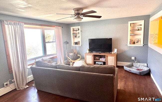 Building Photo - 110 Lake Rd