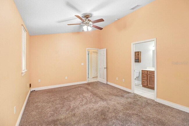 Building Photo - 1131 Dogwood Ave