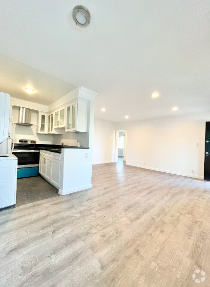 Building Photo - 5741 Carlton Way