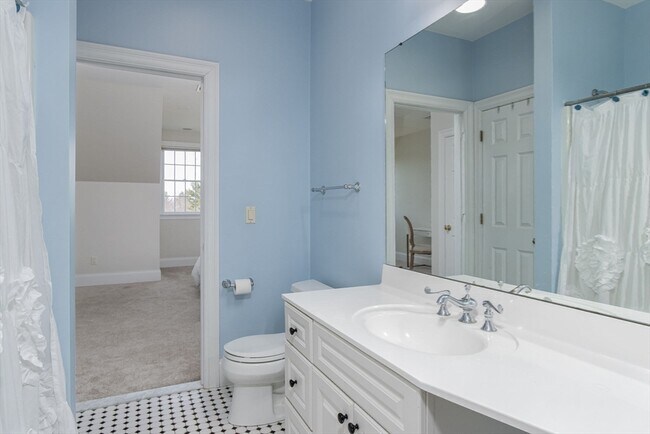Building Photo - 63 Skyfields Dr