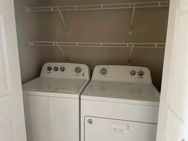 washer dryer - 215 Apple Rdg