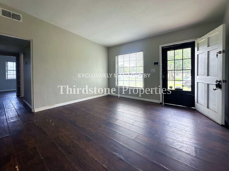 Building Photo - 1803 Wofford Ave