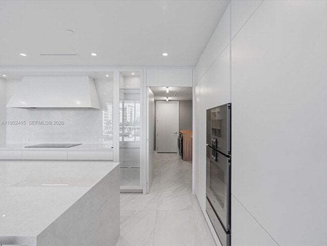 Building Photo - 220 SE Mizner Blvd