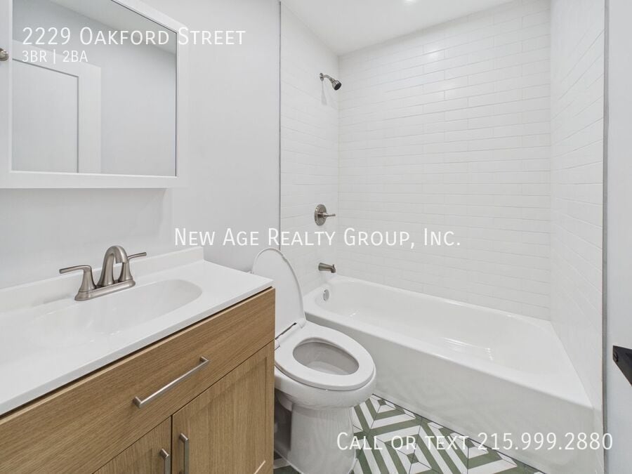 Building Photo - 2229 Oakford St