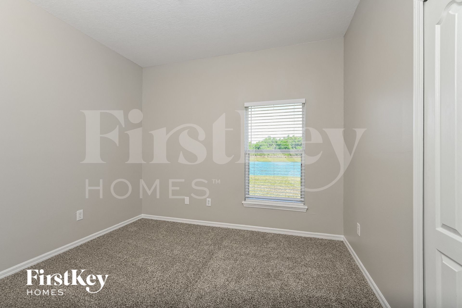 Building Photo - 200 Cabana View Way