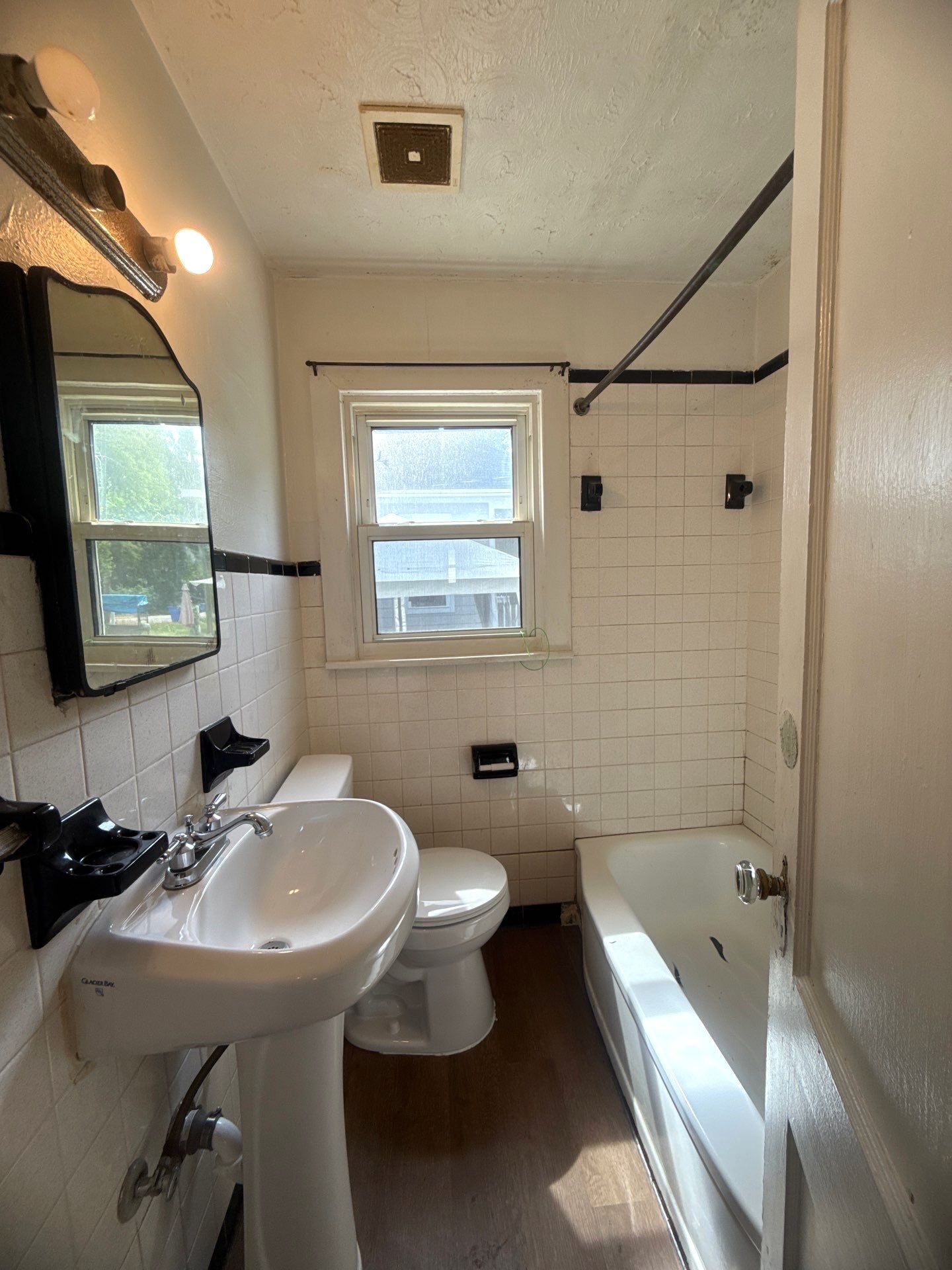 Bathroom - 521 Edwards St