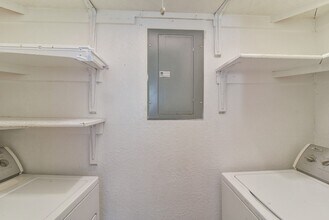 Building Photo - Affordable 2 bedroom in North Arlington