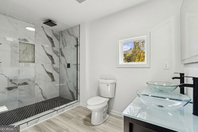 Building Photo - 597 Paper Mill Rd