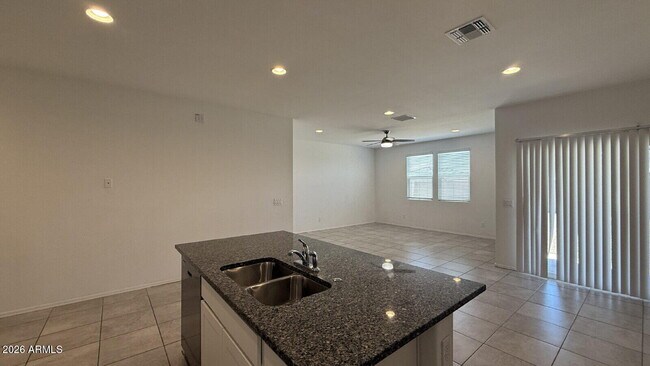 Building Photo - 1137 W Chimes Tower Dr