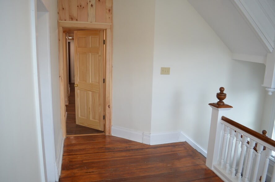 Building Photo - 444 Chestnut St