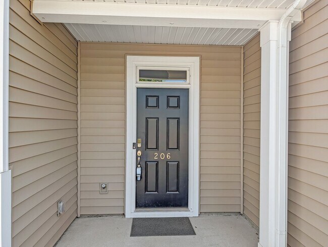 Building Photo - Spacious 3 Bed / 2.5 Bath Townhouse with Loft & 1-Car Garage