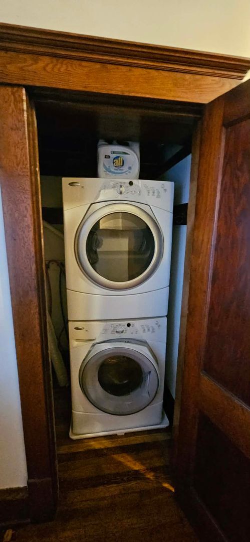 Building Photo - 438 Goethe St