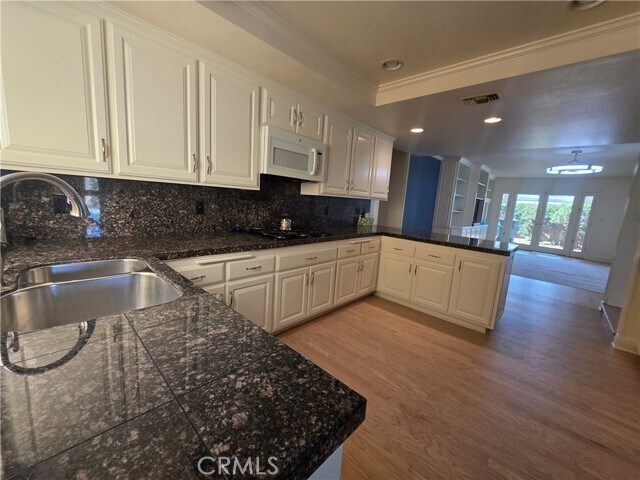 Building Photo - 1568 Ridge St