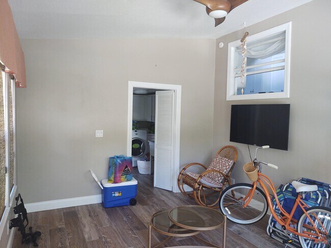 Building Photo - 1403 Indian River Ave