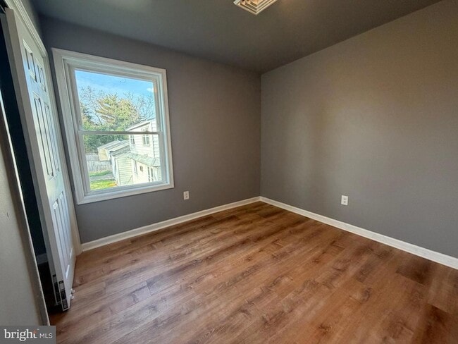 Building Photo - 5517 Schumacher Dr