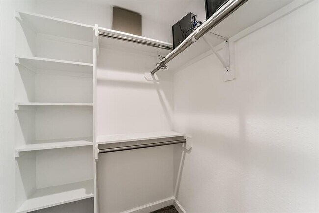 Building Photo - 5714 Beldart St