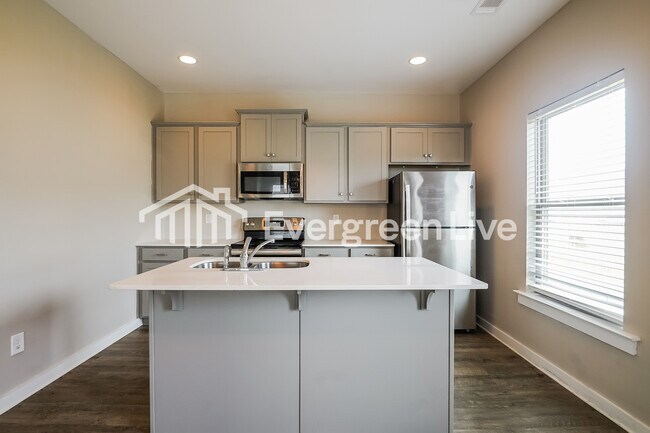 Building Photo - 11103 Summerchase Lp